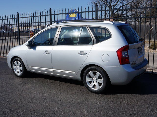 Kia Rondo 2007 photo 4