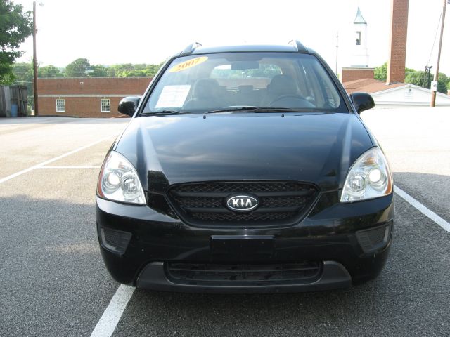 Kia Rondo 2007 photo 3