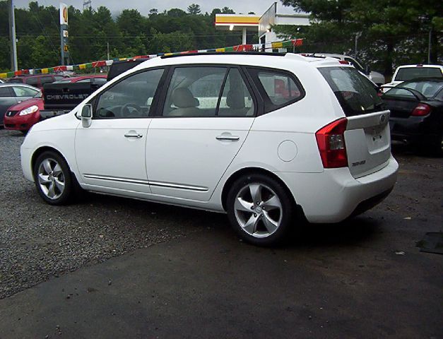 Kia Rondo 2007 photo 3