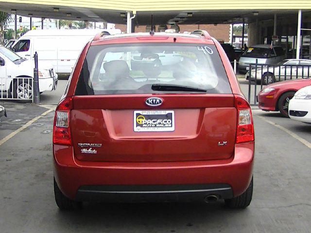 Kia Rondo 2007 photo 2