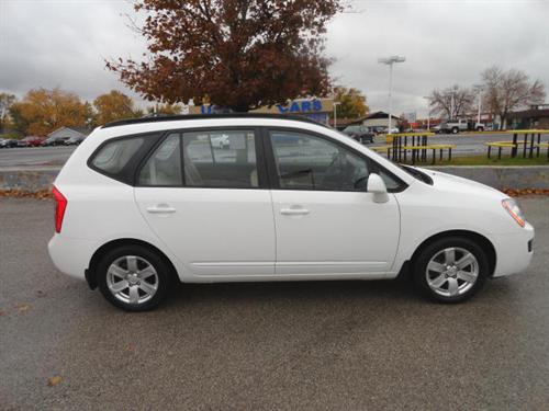 Kia Rondo 2008 photo 1