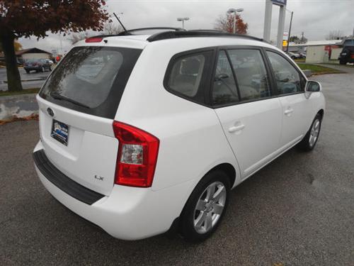 Kia Rondo 2008 photo 2