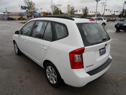 Kia Rondo 2008 photo 3