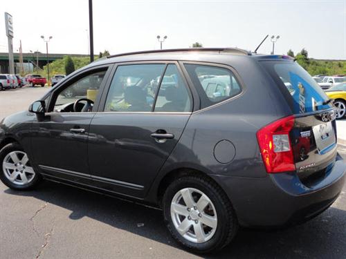 Kia Rondo 2008 photo 3