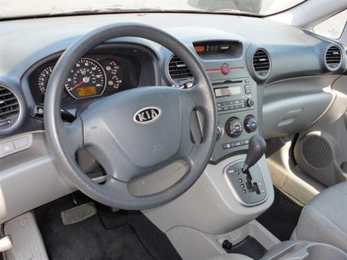 Kia Rondo 2008 photo 5