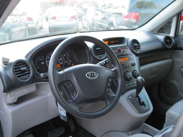 Kia Rondo 2008 photo 1