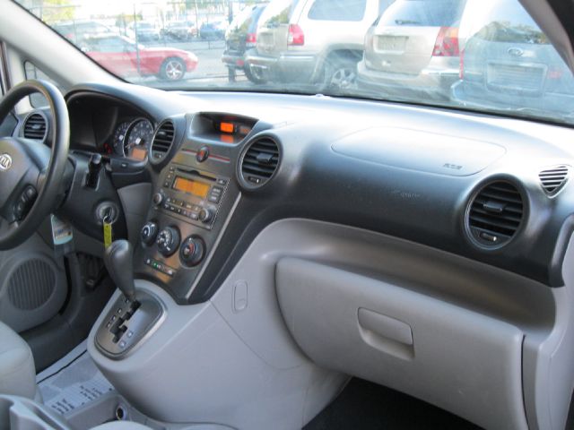 Kia Rondo 2008 photo 3