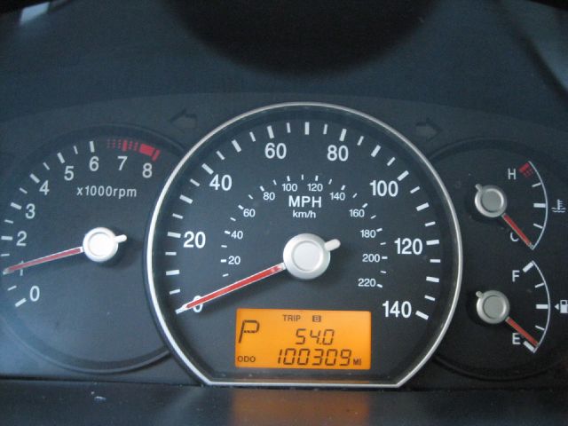 Kia Rondo 2008 photo 4