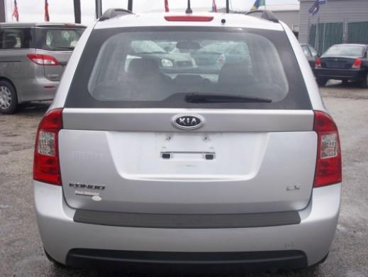 Kia Rondo 2008 photo 4