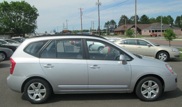 Kia Rondo 2008 photo 4