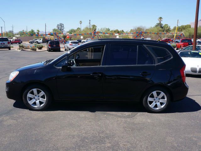 Kia Rondo 2008 photo 1