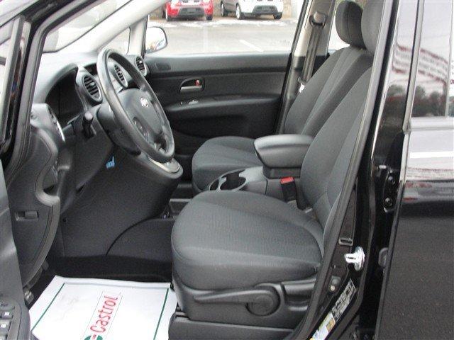 Kia Rondo 2008 photo 4