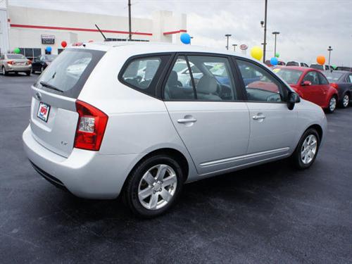 Kia Rondo 2008 photo 2