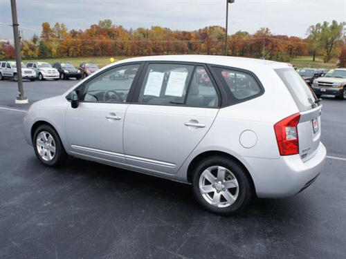 Kia Rondo 2008 photo 4