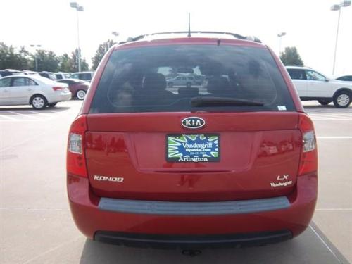 Kia Rondo 2008 photo 2