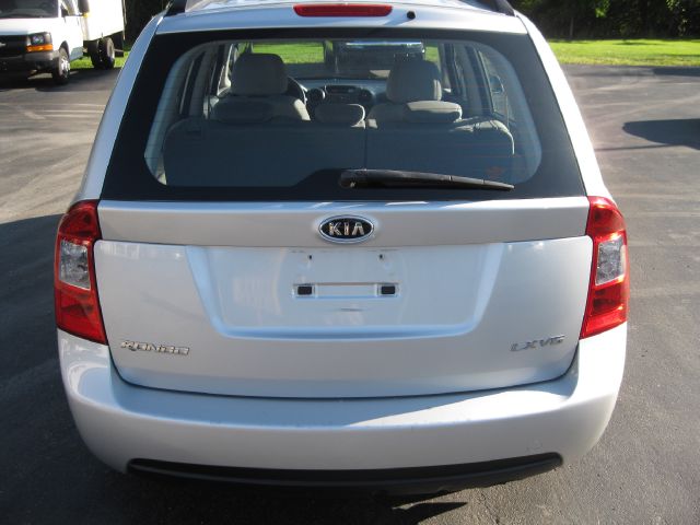 Kia Rondo 2008 photo 3