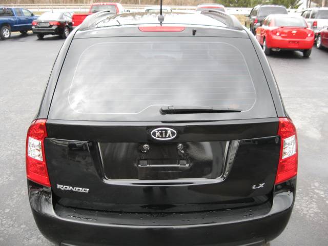 Kia Rondo 2008 photo 3