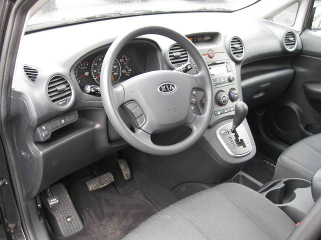 Kia Rondo 2008 photo 5