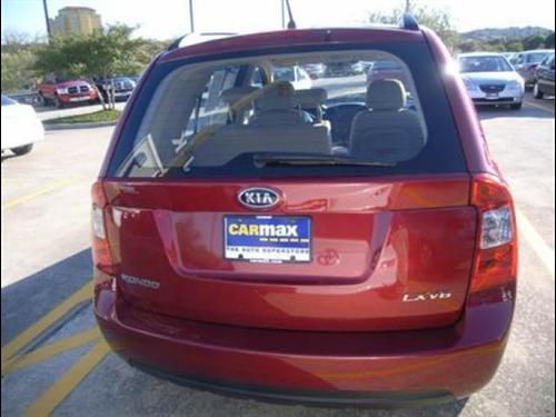 Kia Rondo 2008 photo 2