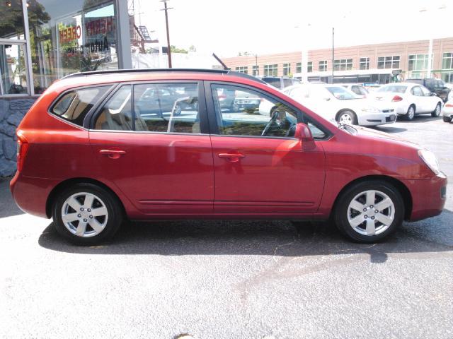 Kia Rondo 2008 photo 4