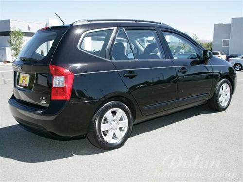 Kia Rondo 2008 photo 2