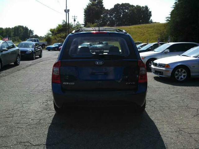 Kia Rondo 2008 photo 2