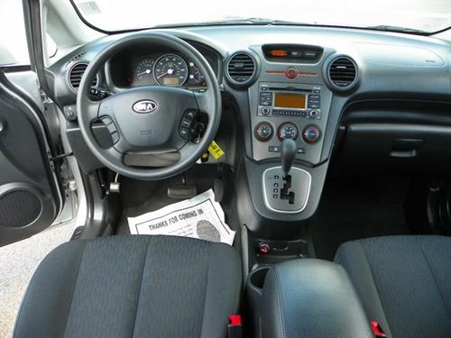 Kia Rondo 2009 photo 1