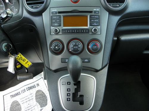 Kia Rondo 2009 photo 2