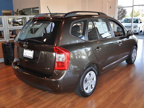 Kia Rondo 2009 photo 1