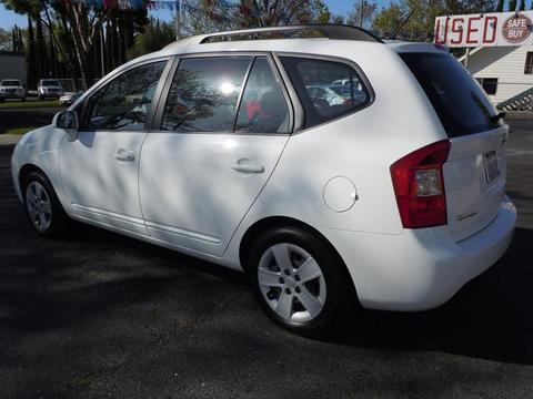 Kia Rondo 2009 photo 2