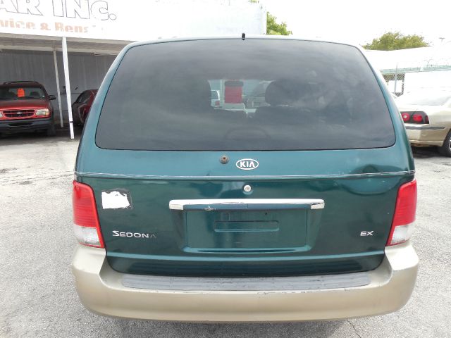 Kia Sedona Open-top MiniVan