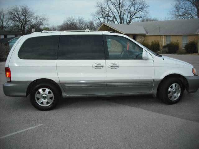 Kia Sedona 2002 photo 2