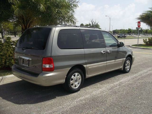 Kia Sedona 2002 photo 1