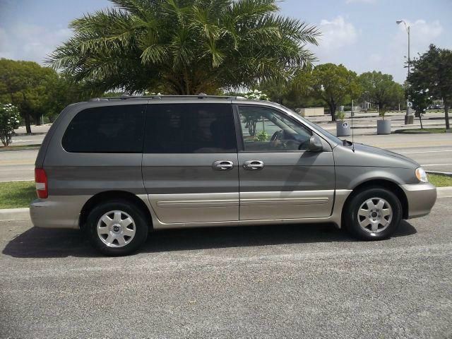 Kia Sedona 2002 photo 2