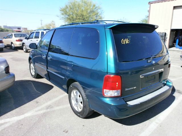 Kia Sedona Open-top MiniVan