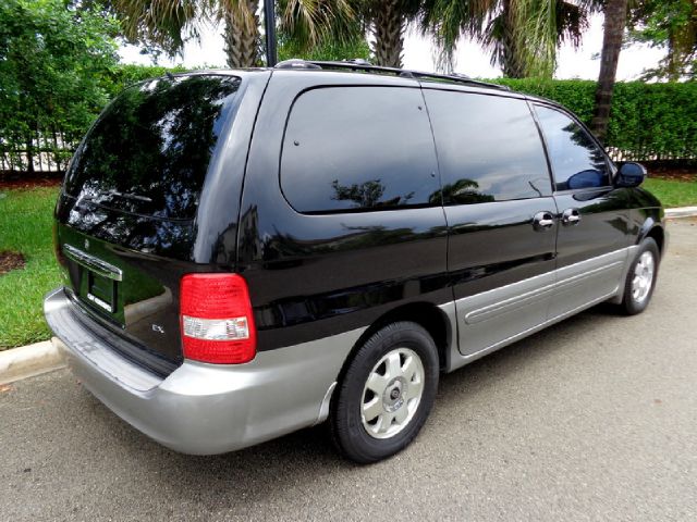 Kia Sedona 2003 photo 2