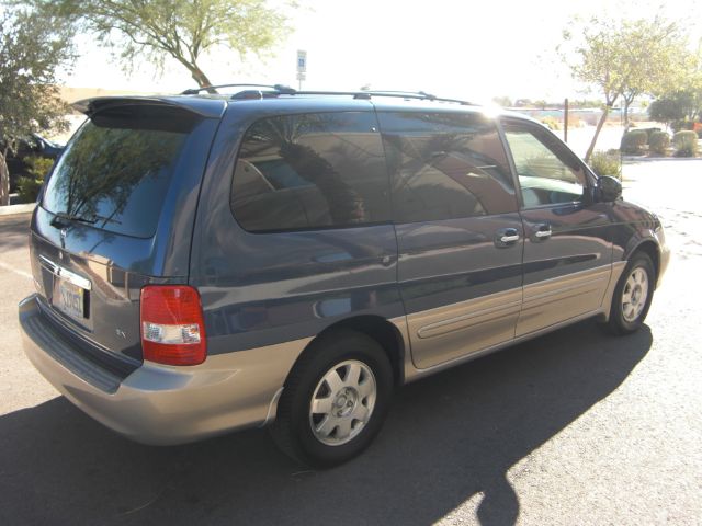 Kia Sedona 2003 photo 2