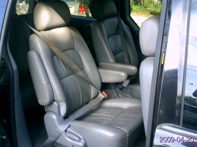 Kia Sedona 2003 photo 2