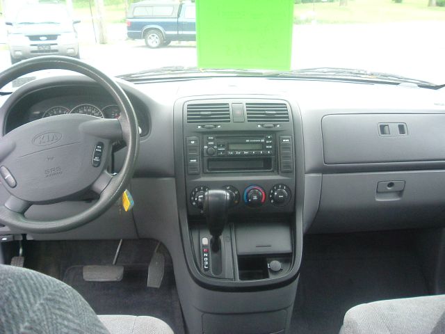 Kia Sedona 2003 photo 4