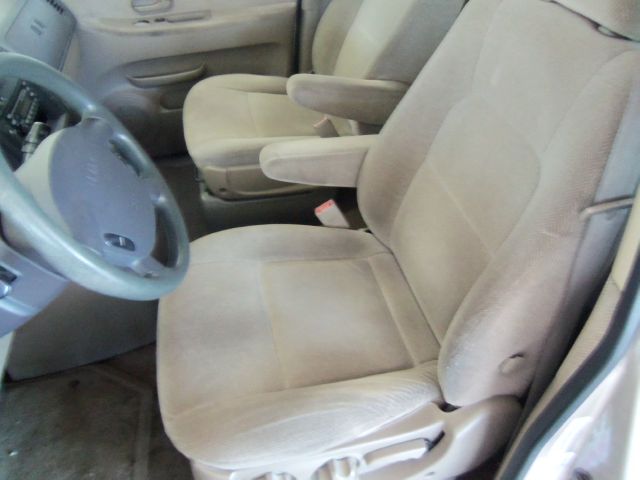 Kia Sedona 2003 photo 2