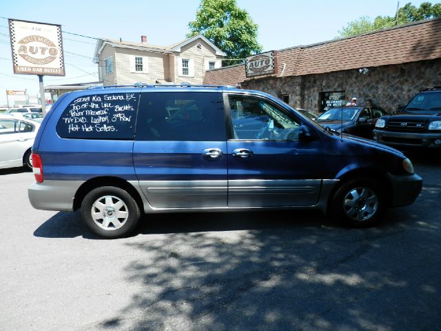 Kia Sedona 2003 photo 2