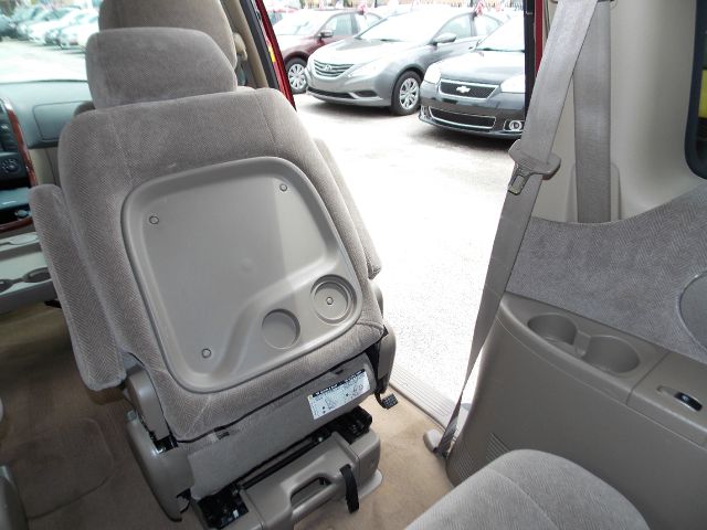 Kia Sedona 2003 photo 22