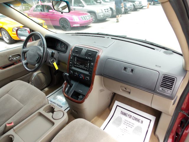 Kia Sedona 2003 photo 35