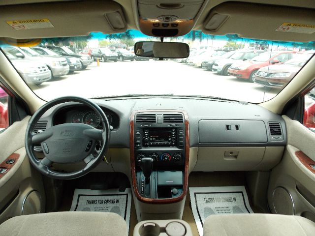 Kia Sedona 2003 photo 49