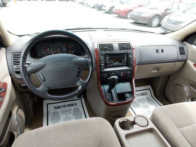 Kia Sedona 2003 photo 54