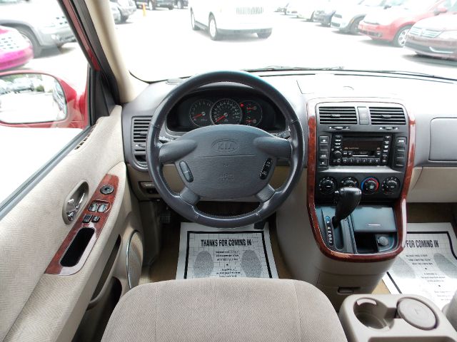 Kia Sedona 2003 photo 56