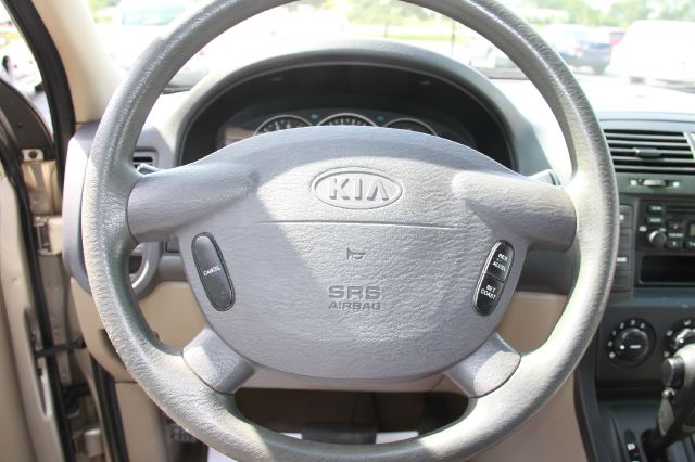 Kia Sedona 2003 photo 40