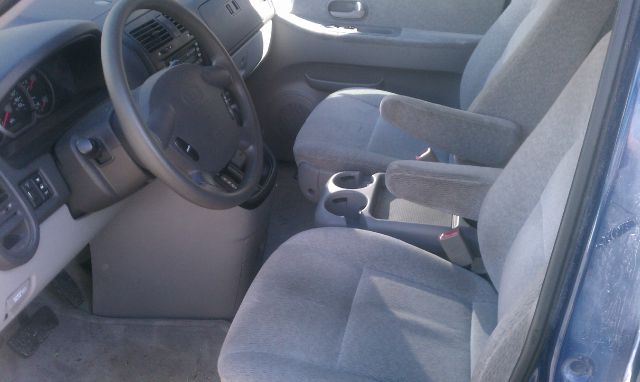 Kia Sedona 2004 photo 2