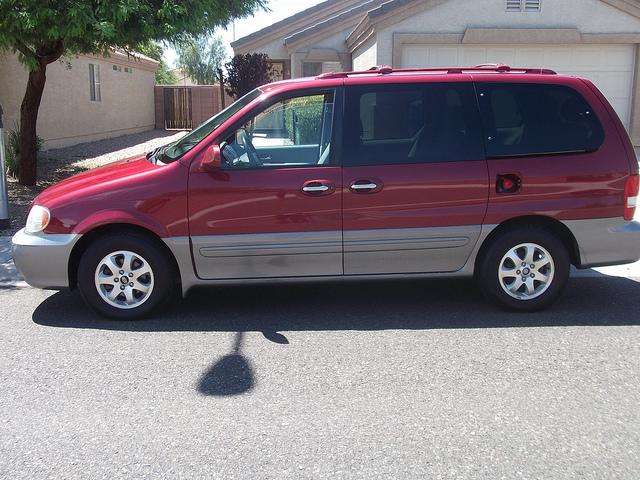 Kia Sedona 2004 photo 1