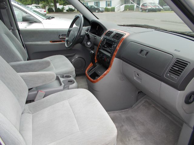 Kia Sedona 2004 photo 1